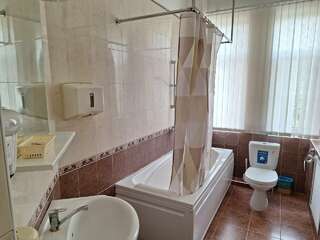 Гостиница Молодежная Ростов-на-Дону Трехместный улучшенный-4