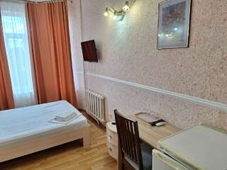 Гостиница Молодежная Ростов-на-Дону Двухместный номер эконом-класса с 1 кроватью-5