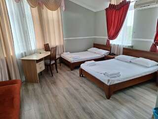 Гостиница Молодежная Ростов-на-Дону Семейный номер-8