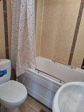 Гостиница Молодежная Ростов-на-Дону Семейный номер-6