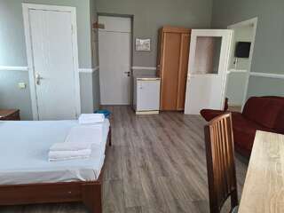 Гостиница Молодежная Ростов-на-Дону Семейный номер-5