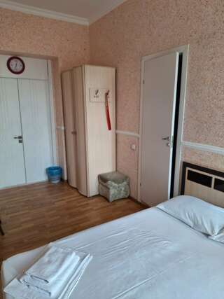 Гостиница Молодежная Ростов-на-Дону Двухместный номер эконом-класса с 1 кроватью-4